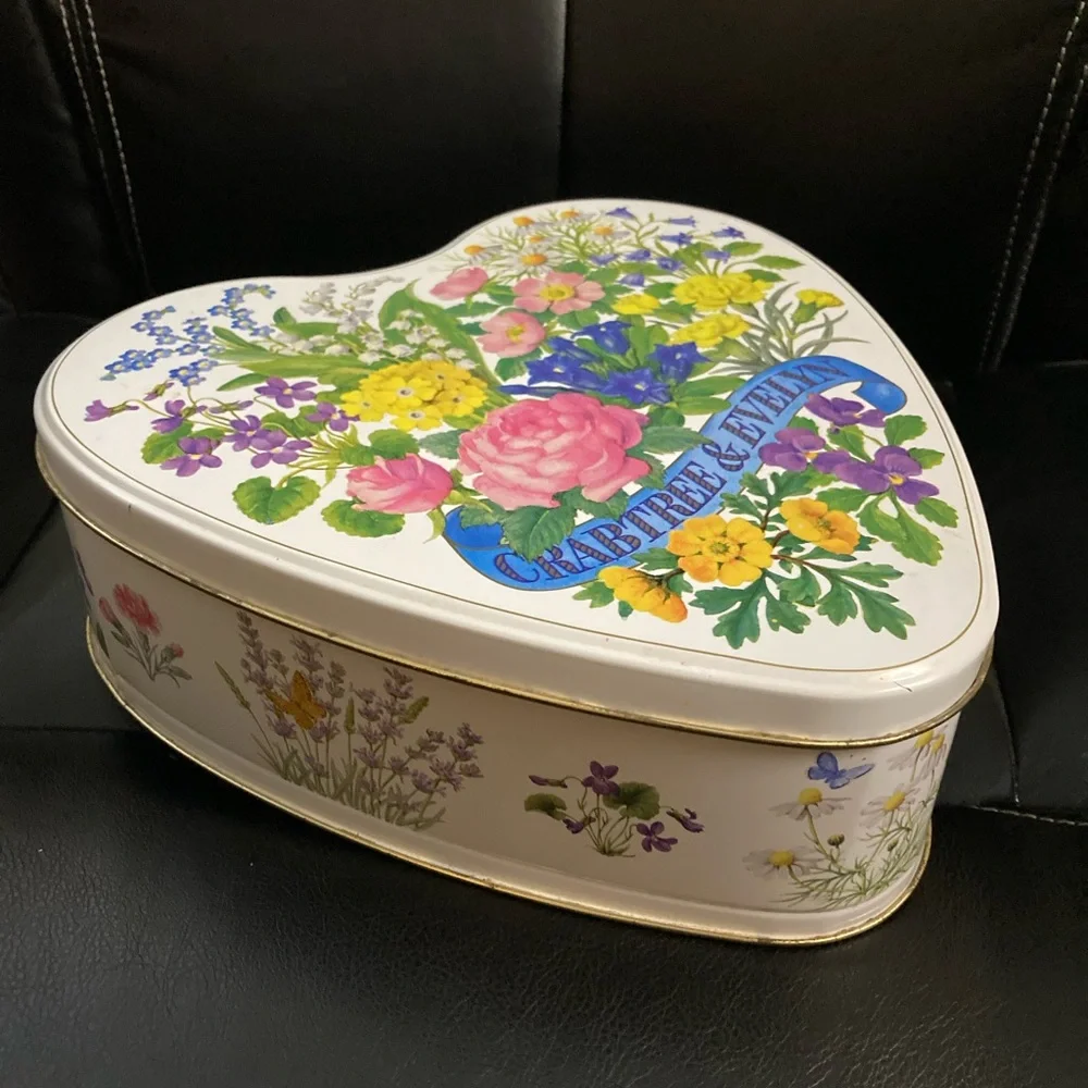 1985 Crabtree & Evelyn, Ltd. Heart Shaped Florals Tin